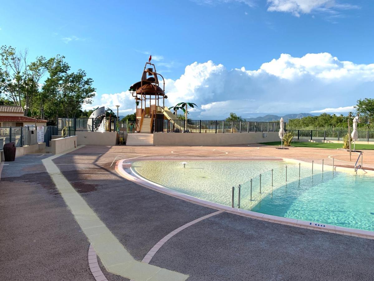 Chaletrent - Stacaravans Saint-Aygulf Hotel Frejus Exterior photo