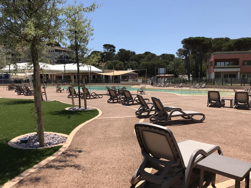 Chaletrent - Stacaravans Saint-Aygulf Hotel Frejus Exterior photo